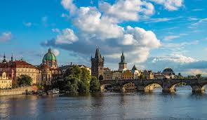 Česká republika ή česko) είναι χώρα στην κεντρική ευρώπη που συνορεύει προς τα βόρεια με τ. Spoydes Se Panepisthmia Ths Tsexias