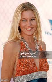 Rosalyn Summers's Instagram, Twitter & Facebook