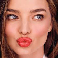 Miranda may kerr was born in sydney and raised in the small town of gunnedah to john and therese kerr. Miranda Kerr Mirandakerr Twitter