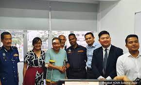 Aside from that, michelle is also a practicing lawyer with particular interest in constitutional, human rights and public interest litigation. Malaysiakini Mpsj Officer And Man Buries Hatchet After Scuffle Goes Viral