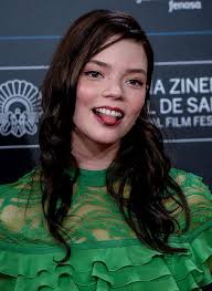 6 (us) or 36 (eu), sutyen boyutu: Anya Taylor Joy Anya Taylor Joy Anya Taylor Joy Split Anya Joy