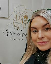 Headkandi Boutique Salon