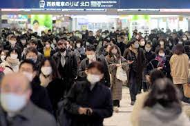安倍晋三総理は4月7日、首相官邸で開いた新型コロナウイルス感染症対策本部で、緊急事態宣言を発令した。 埼玉、千葉、東京、神奈川、大阪、兵庫、福岡の7都 緊急事態宣言の全文は以下の通り。 安倍総理 基本的対処方針等諮問委員会において、新型コロナウイルス感染症については、肺炎等の. æ–°åž‹ã‚³ãƒ­ãƒŠ ç¦å²¡ é–¢è¥¿ ç·Šæ€¥äº‹æ…‹ å®£è¨€åˆæ—¥ å¤‰ã‚ã‚‰ã¬å‡ºå‹¤ æ¯Žæ—¥æ–°èž