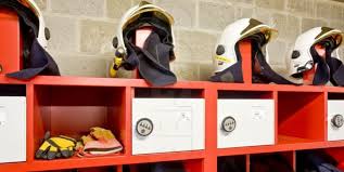 Les Pompiers Volontaires De Hamme Etaient A La Recherche D Un Espace D Armoires De Rangement Pour L Equipement D Armoire Rangement Pompier Pompiers Volontaires