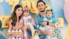 It is also a time to look. Anak Kembar Syahnaz Dan Jeje Ulang Tahun Ke 1 Lihat Potet Gemas Zayn Zunaira Raffi Gigi Hadir Tribunnews Com Mobile