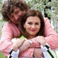 Doctor's office in the rose garden 2) is a czech medical drama and soap opera broadcast from 2005 to 2021 on tv nova channel. Jak Stravili 1 Maj Herci Serialu Ordinace V Ruzove Zahrade 2 Chytra Zena