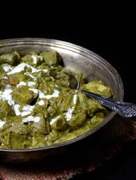 Chole features boiled white chickpeas flavoured with a wide range of spice powders, notably a special chole masala, along with onions, ginger and garlic. Easy Aloo Palak Or Saag Aloo A Spinach And Potato Curry With Basic Tomato Onion Sauce Holy Cow Vegan Recipes
