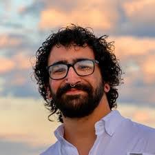 Tom Portz's Instagram, Twitter & Facebook