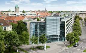 Харилцагч та гар утас болон интернэтийн тусламжтайгаар өөрийн дансыг хүссэн үедээ удирдах боломжтой. Munchener Hyp Will Grune Commercial Paper Anbieten