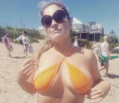 Avellaneda: a la militante hot le pidieron US$60.000 en el espacio de  Javier Milei y se fue a Juntos por el Cambio | Zonales