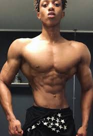 #keha #photography #photoshopped abs #vpg #astrange #technodium #skylising #robinsmithbenitez #lookwhatthekatdraggedin #evosieg. Student With Alien Physique Denies Photoshopping Snaps Of His Insane Abs Daily Star