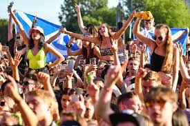Trnsmt festival is een schots rock en indie muziekfestival dat plaatsvindt in glasgow green in het oostdeel van de stad. N8h7fplimdnu5m