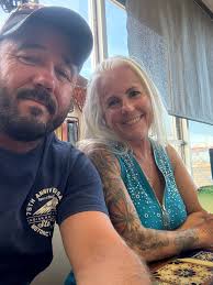 Watching Lacey's journey (S10, E5,) and what Sharon did was cold, driving  her to Texas and then leaving her at a gas station....