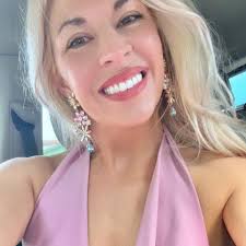 Who can provide wedding coordination services in Shelby Township?