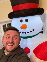 Why is there an 8ft snowman in my living room? 🤣🤣🤣