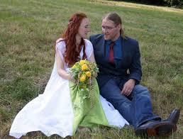 Unsere dienstleistungen im bereich zahnimplantate. Shop Bilder Von Kunden Mittelalter Brautkleider In Grun Weiss Lila Handfasting Babybauch Pferd