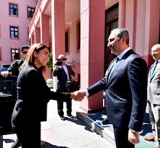 .bülent özçelik yanlışlıkla kuzey kıbrıs türk cumhuriyeti i̇çişleri bakanlığı'nın sitesine başvuru yaptı. íŠ¸ìœ„í„°ì˜ Abdulhamit Gul ë‹˜ Kuzey Kibris Turk Cumhuriyeti Kktc Icisleri Bakani Sayin Aysegul Baybars I Ve Beraberindeki Heyeti Bakanligimizda Agirladik Gorusmede Iki Ulke Arasinda Adli Isbirliginin Artirilmasi Uzerinde Gorus Alisverisinde Bulunduk