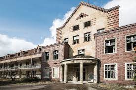 The beelitzer heilstätten were sanatoriums for people with lung diseases in the early 20th century. Beelitz Heilstatten Chirurgie Abandoned And Lost Places