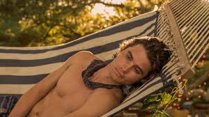 1 day ago · the second season of outer banks dropped on netflix on july 30. Review Shirtless Teens Try To Solve A Mystery In Netflix S Outer Banks Vanity Fair