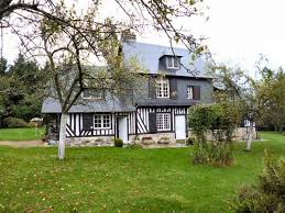 Propriete 8kms Honfleur 14600 Du 18e Me A Colombages 4 Chambres Avec Sanitaires Dont 2 Exterieures Avec Maison D Amis 60m2 Colombage Vente Maison Maison