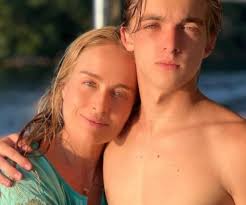 Joaquim, filho mais velho de Angélica e Luciano Huck, completa 17 anos