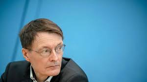 Karl lauterbach privat nach seiner scheidung hatte karl lauterbach mit einer journalistin eine weitere tochter. Corona Lauterbach Receives A Public Call For Murder And Reacts With An Important Appeal World Today News
