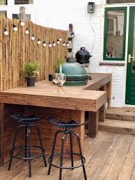 Design your ultimate outdoor kitchen based on your garden, needs and budget. Aussenkuche Mit Grossem Grunem Ei Big Green Egg Outdoor Kitchen Small Outdoor Kitchens Outdoor Kitchen Bars