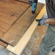 Comment Renover Le Bas D Un Volet En Bois Abime Par L Humidite Volet Bois Volet Bois