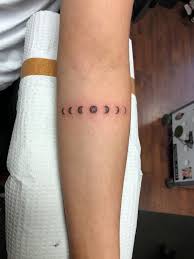 14 Small Tattoo Ideas Vivaglee In 2020 Small Hand Tattoos Moon Tattoo Designs Beautiful Small Tattoos