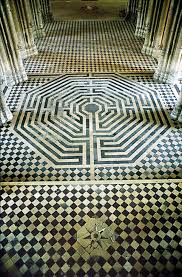 Saint Quentin S Labyrinth France Archaologie Labyrinth Architektur