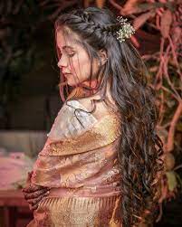 Shaadidukaan India Engagement Hairstyles Front Hair Styles Long Hair Styles
