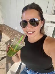 Promote with Emily Muniz (@e_az)