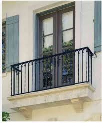 Pin Von Marja Seilola Auf Pariovet Balkon Gelander Design Balkonentwurf Flugelfenster