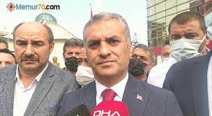 Başkan bıyık, belediye binasına gelişinde belediye çalışanları tarafından çiçeklerle karşılandı. C4vgkwytxezvym