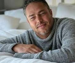 I bet I can't find 1 man or a woman that doesn't drink alcohol everyday 👌 