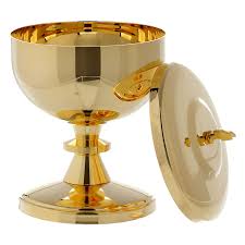 Kirche der kelch zur aufbewahrung der geweihten hostie, auch der altarbaldachin, von dem er herabhängt [abb. Kelch Ziborium Klein Online Verfauf Auf Holyart