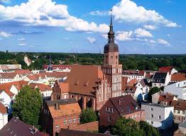 In die vier räume in der fünften etage ziehen neben dem landesbischof auch sein persönlicher referent und die büroleiterin ein. Kreuzkirche Spremberg Lausitzer Seenland Spremberg