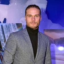 Rurik gislason, nicolas puschmann und valentina pahde sind die drei promis, die es ins finale geschafft haben. Let S Dance Privater Einblick So Laufen Die Stunden Vor Der Show Ab Gala De