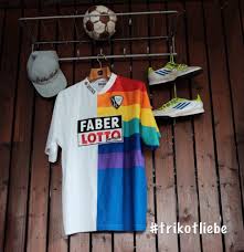 Die markante optik des ruhrstadions ist seit jeher landesweit bekannt. Trikotliebe Vfl Bochum Heimtrikot Home Trikot Saison 1997 98 Jersey Rainbow Regenbogentrikot Faber Lotto Service Bunt