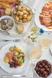 Midsommar Feiern Wie In Schweden Checkliste In 2020 Essen Feiern Schwedisch