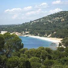 La Plage Du Debarquement Dramont Saintraphael Var Provence Cotedazur Beach Plage Strand Spiaggia Vacan Plage Du Debarquement Locations Vacances Plage