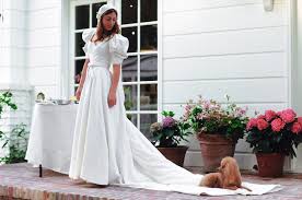 Uk.millybridal.org will add new pieces to this vintage wedding dress collection each month. The Bride Wore Her Mother S 80s Wedding Dress For A Backyard Rose Garden Ceremony Vogue