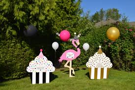 Birthday Lawn Signs Near Me Our Adorable 4 Foot Cupcake Signs Make Perfect Birthday Party Decorations And These Look Birthday Yard Signs Happy Birthday Yard Signs Birthday Yard Signs Lawn