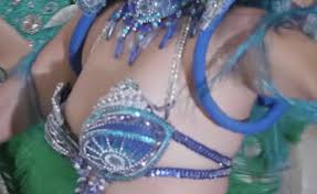 乳首チラ】サンバカーニバルで オッパイもぷるんぷるん踊る 胸チラ | ハミチラポッチ☆動画紹介エログ