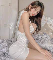 Thánh cô hứa tình cho hay, hàng ngày cô đều kiên trì tập luyện động tác làm cho chân thon nhỏ mỹ nhân thường đặt chân lên tường 90 độ và tập như múa ba lê. Tiktoker Le Bá»'ng Lá»™ Clip Nong Full Link 18 Khong Che Má»›i Nháº¥t