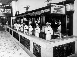 1930s Hillier S Opened Its Doors In Collins St In 1934 Picture Herald Sun Image Librar Melbourne Australia History Melbourne Victoria