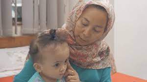 Mandikan anak anda dengan air suam. Buang Bayi In English Malaykann