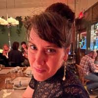 Sandy Poulson's Instagram, Twitter & Facebook