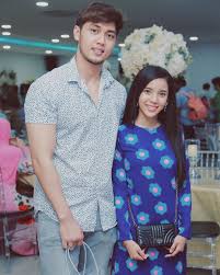 Pelakon tentang bulan dulu sekarang. Kami Lebih Terbuka Dalam Hubungan Sweet Qismina Adam Lee Sudah Bersedia Lepat Pisang