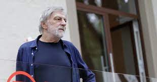 Gino strada, un uomo che ha fatto della propria professione una. J01yh 3wtv1fxm
